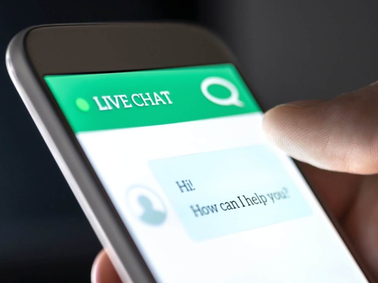 A customer uses live chat customer service on a smartphone